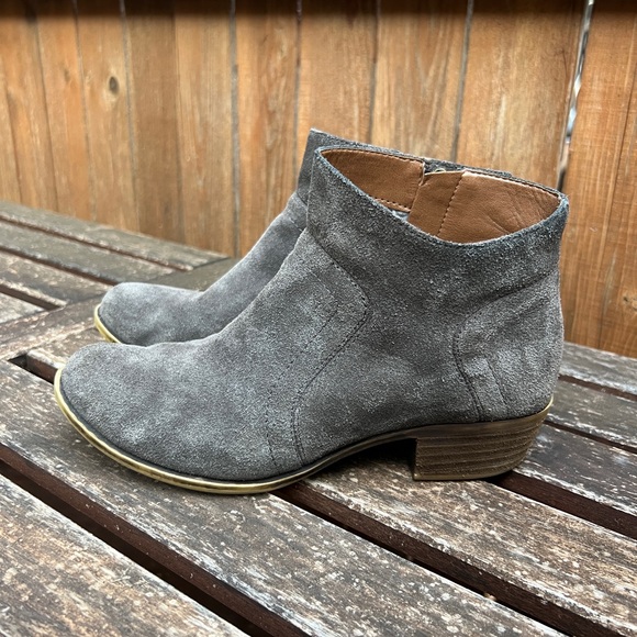 Lucky Brand Gray Suede Ankle Booties - Size 8/38 - Picture 3 of 7